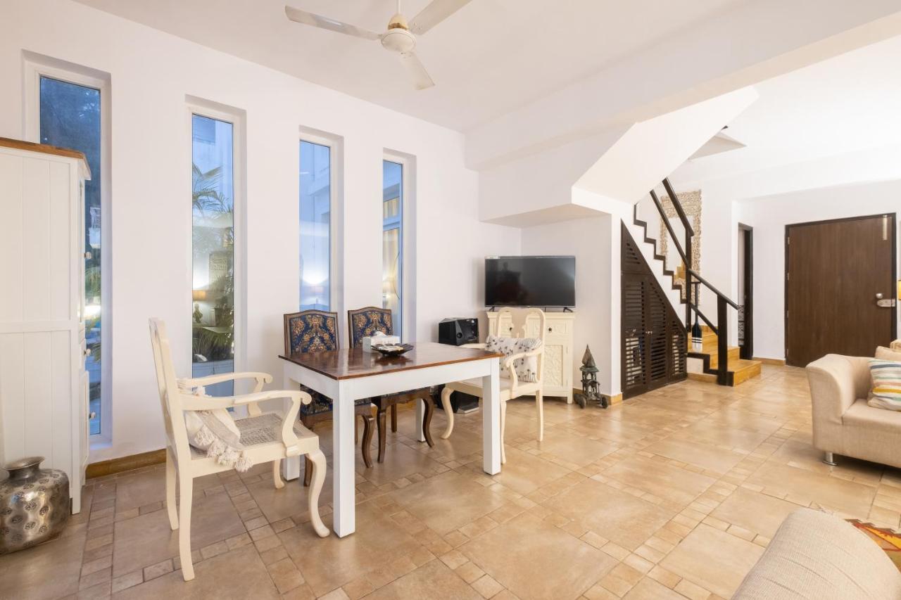 Snowdrop- Exquisite 3Bhk Villa With Pool- Candolim By Staymonkey Калангуте Екстериор снимка