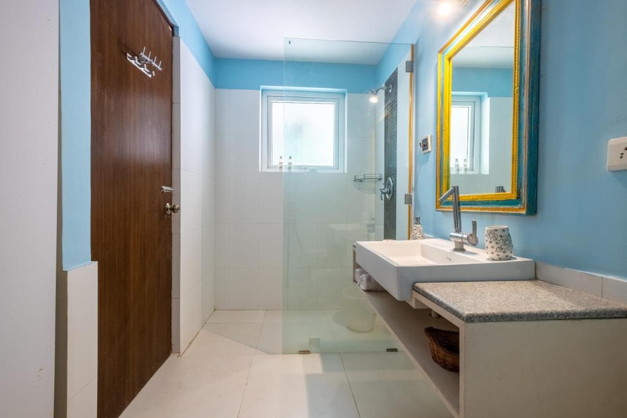 Snowdrop- Exquisite 3Bhk Villa With Pool- Candolim By Staymonkey Калангуте Екстериор снимка