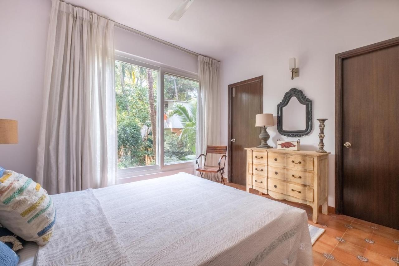 Snowdrop- Exquisite 3Bhk Villa With Pool- Candolim By Staymonkey Калангуте Екстериор снимка