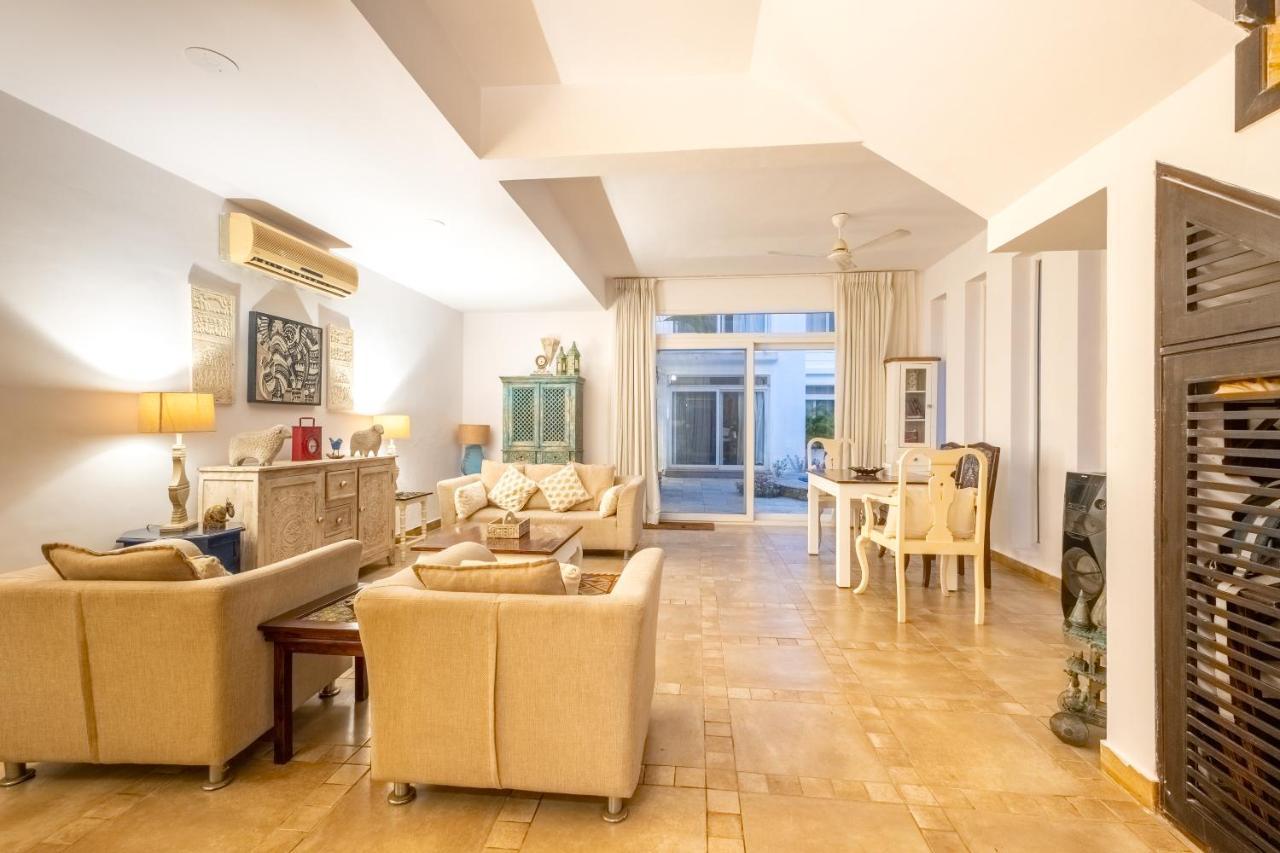 Snowdrop- Exquisite 3Bhk Villa With Pool- Candolim By Staymonkey Калангуте Екстериор снимка