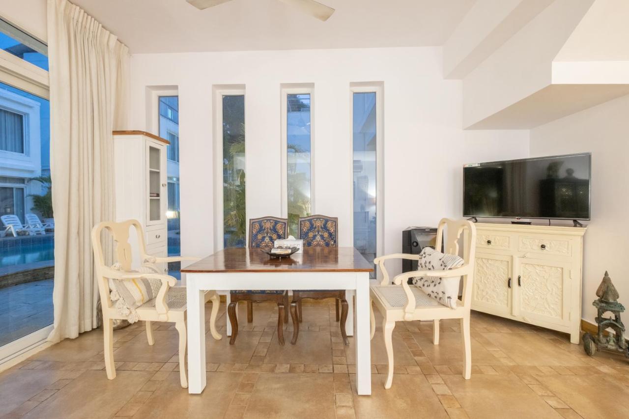 Snowdrop- Exquisite 3Bhk Villa With Pool- Candolim By Staymonkey Калангуте Екстериор снимка